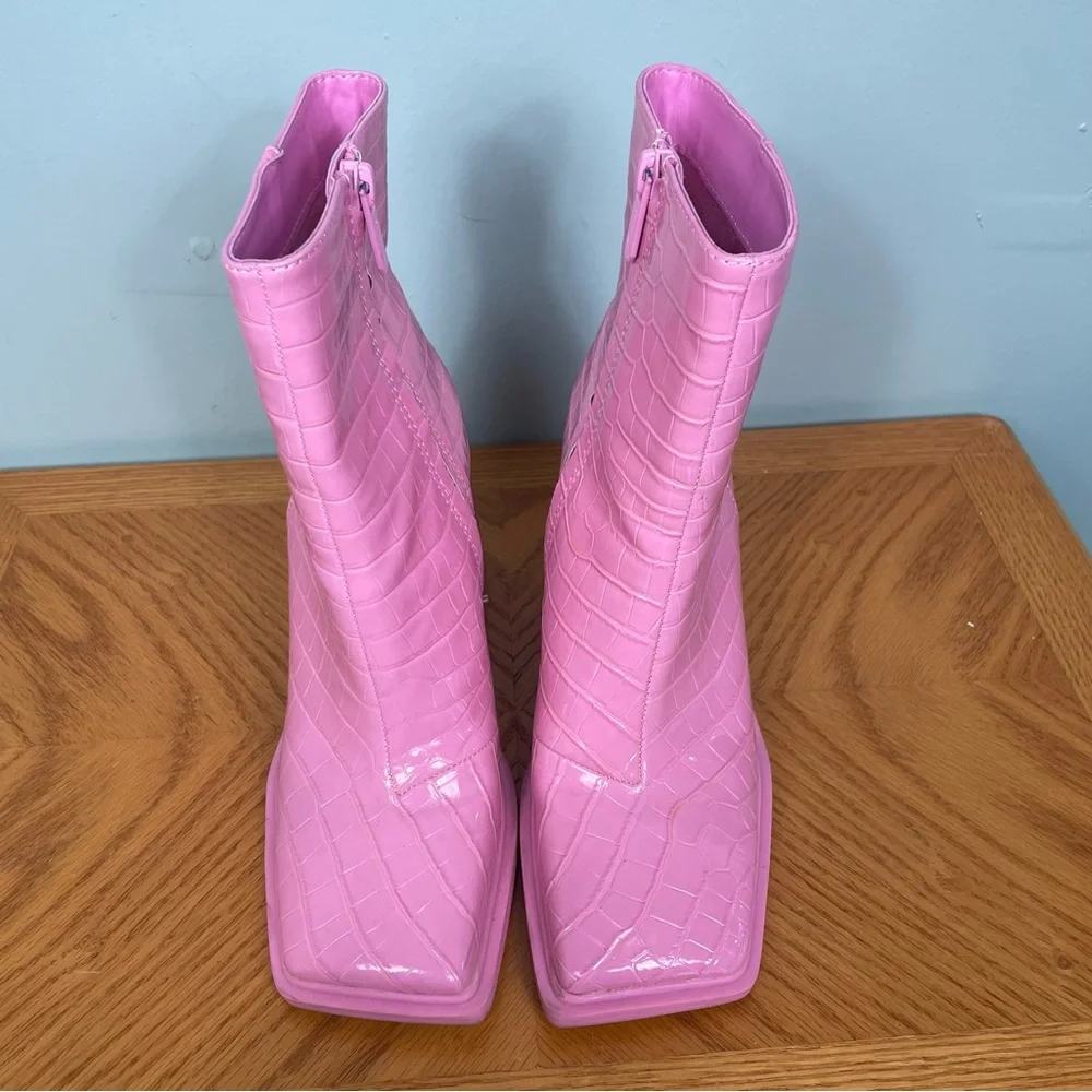 Circus by Sam Edelman Pink Croc Layla Embossed Block Heel‎ Bootie Boot Size 6